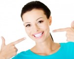 瓷貼面不僅僅用於關閉間隙，還可以用於其它缺損的牙齒修復。（fotolia）