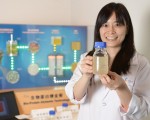 臺灣工研院開發出「蛋白基材回收金技術」，利用特殊的嗜熱微生物蛋白，能自工業廢水中，提煉出黃金等有價金屬，堪稱是一項煉金術，圖為技術發明人韓吟龍。（工研院提供）