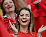 組圖：歐洲盃亮麗風景線 美女球迷助陣