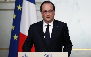 法国总统奥朗德的最新民意调查支持率再度创下新低，只剩12%。舆论普遍认为他若想竞选连任，情势非常严峻。(Thierry Chesnot/Getty Images)