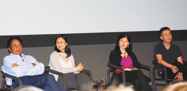 参加2016年WGBH亚太裔传统月庆祝活动的对话嘉宾，（左起）Netezza公司创建者Jit Saxena、MGH儿童移植中心主任Heidi Yeh、“排华法案”编辑Li-Shin Yu和“我的中国生活”制片人伍少文。(王尚德/大纪元）