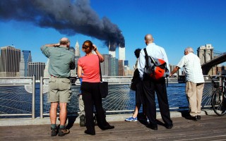迟到15年的葬礼 纽约为911救火英雄举办