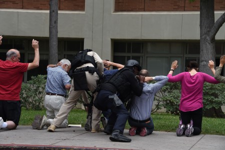 美西時間6月1日，美國加州洛杉磯分校（UCLA）校園槍擊案。(ROBYN BECK/AFP)