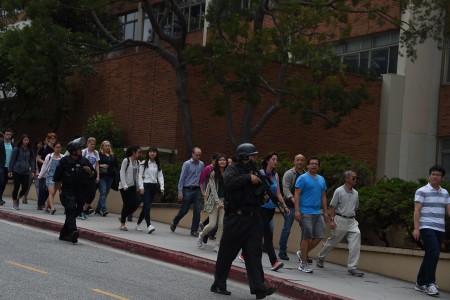 美西時間6月1日，美國加州洛杉磯分校（UCLA）校園槍擊案。(ROBYN BECK/AFP)