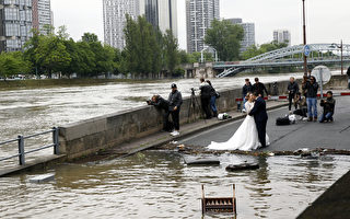 塞納河溢堤2萬人撤離 盧浮宮藝術珍品轉移