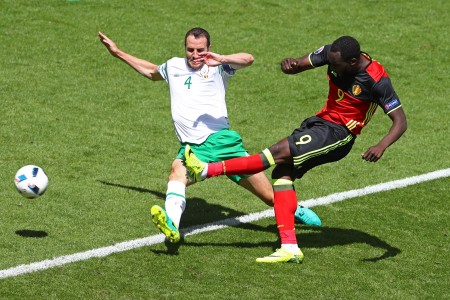头号攻击手卢卡库为比利时队踢进第一球得分。 (Dean Mouhtaropoulos/Getty Images)