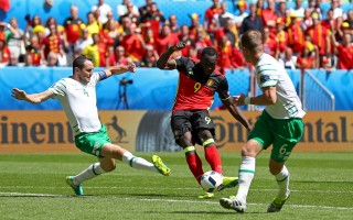 组图：卢卡库梅开两度 比利时3:0完胜爱尔兰