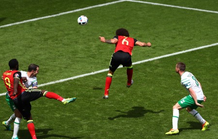 BORDEAUX, FRANCE - JUNE 18: Axel Witsel of Belgium scores his team's second goal during the UEFA EURO 2016 Group E match between Belgium and Republic of Ireland at Stade Matmut Atlantique on June 18, 2016 in Bordeaux, France. (Photo by Dean Mouhtaropoulos/Getty Images)