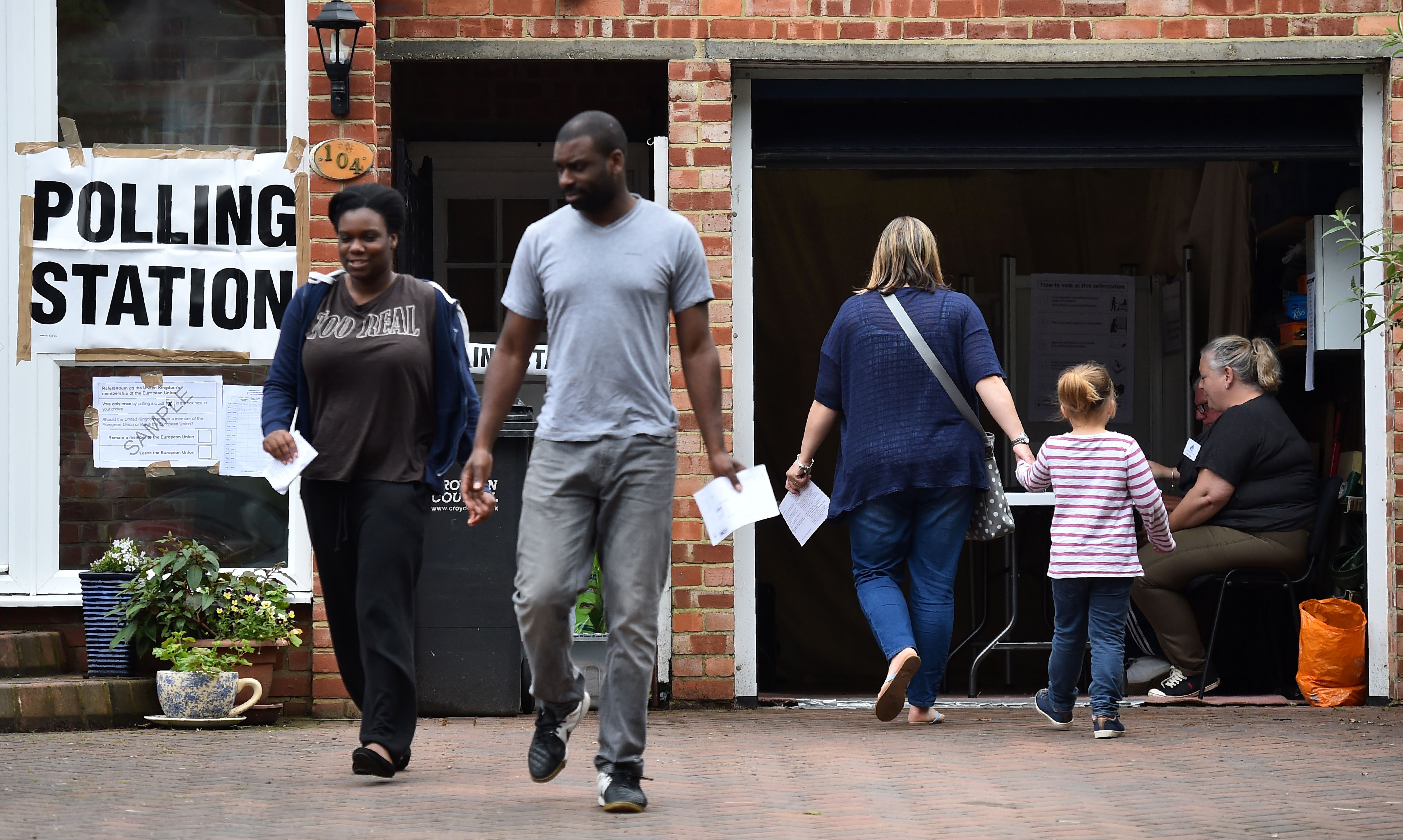 6月23日早上7點,英國歷史性公投開始。 (BEN STANSALL/AFP/Getty Images)