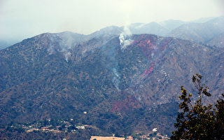 洛杉矶圣盖博山火还在烧 数百居民已返家