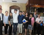 台湾音乐史上首位获柴可夫斯基国际小提琴比赛最高荣誉奖殊荣的小提琴手曾宇谦（左五），应台湾人联合基金会邀请将于6月4日演出。钢琴家Eric Lu（左四）将为其伴奏。（袁玫/大纪元）
