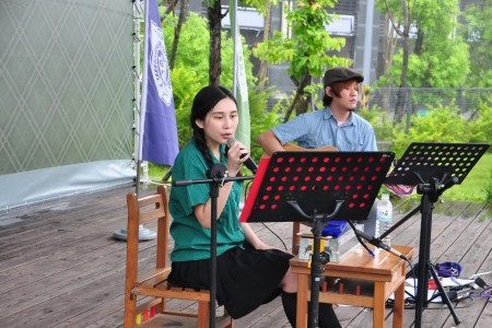 我们的少女时代,民歌演唱。(赖月贵/大纪元)