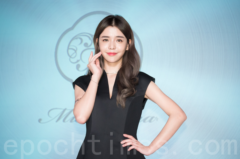 艺人李毓芬7月22日在台北出席美妆活动。(陈柏州/大纪元)