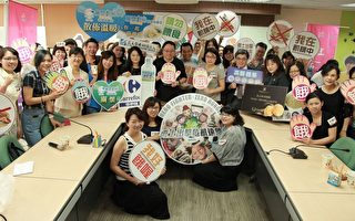 高市社會局長姚雨靜帶領同仁響應社會局飢餓體驗DIY活動。（高市社會局提供）