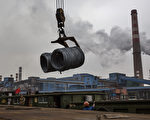 北京的不公平贸易是造成中美贸易逆差的主要原因，图为大陆扶植的钢铁产业，大量倾销欧美国家。(Kevin Frayer/Getty Images)