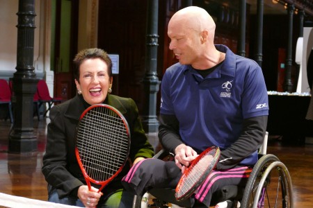 悉尼市长摩尔和轮椅网球冠军David Hall。（安平雅/大纪元）