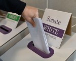 澳洲选举委员会（AEC）3日（周日）表示，澳洲选民们可能需要一个月的时间，才能知道本次联邦大选的最后计票结果。(Recep Sakar/Anadolu Agency/Getty Images)