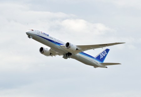 一架全日空航空公司的波音787-9夢幻型飛機。( YOSHIKAZU TSUNO/AFP/Getty Images)