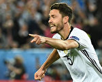 德国球员赫克托一球制胜，德国队进入四强。（VINCENZO PINTO/AFP/Getty Images）
