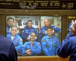 日本宇航员与地球连线 介绍太空生活