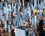 7月27日美國費城，民主黨全代會召開第三晚，奧巴馬總統做主題發言。(Drew Angerer/Getty Images)