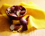 ROYCE' 生產的暢銷商品：薯片巧克力。（ROYCE' 提供）