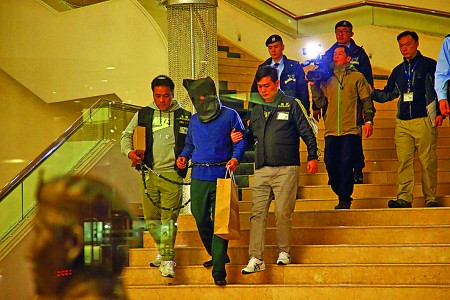 法轮功心得交流会遭炸弹恐吓事件。(大纪元)