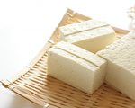 刘安好求道，因炼丹而发明“豆腐”的故事却被历代文人详细记载于书中，汪汲《事物原会》说：“刘安作豆腐”。(shutterstock)