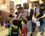 中小学陆续开学 竹县警加强维护校园安全
