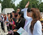 美国家公园管理局百岁  新公民二战纪念碑宣誓入籍