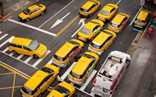 计程车业抗议 台经济部将撤消Uber投资许可