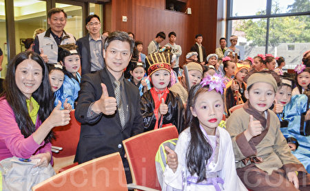 台湾5表演团体到达硅谷 参加第七届国际童玩节 台湾5表演团体到达硅谷 参加第七届国际童玩节