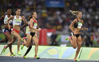为患癌教练而赛 加国女将争女子800米奖牌