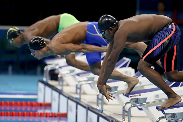 610210337MB00002_Swimming_O 610210337MB00002_Swimming_O