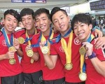 香港跳繩代表團成員何柱霆、周永樂、黃啟銘、劉浩男及沈保衡，在「4x45秒交互繩速度接力賽」成為冠軍，並刷新世界紀錄。（奕朗市場顧問提供）