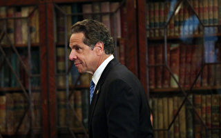 纽约州长签道德改革法案 被指无关痛痒