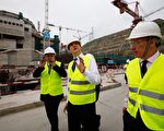 2013年10月，前英國財長喬治·奧斯本訪問中法合資台山核電站。（Bobby Yip/Getty Images）