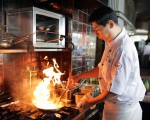 海外各家中餐馆都有其内部的秘密。（Isaac Lawrence/AFP/Getty Images)