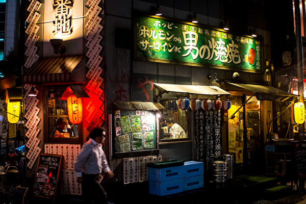 日本首都東京是擁有米其林餐廳最多的城市之一，在全球最佳街頭小吃城市排行榜位居第二。(Chris McGrath/Getty Images)