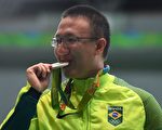 奥运男子10米气手枪赛 巴西华裔青年夺银