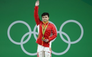 奧運男子舉重56公斤級 龍清泉奪金破紀錄