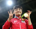 日本伊調馨摔跤奪金 奧運首位女子四連冠