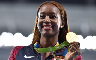 美国笑纳奥运男女400米跨栏金牌
