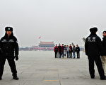 中國經濟方向的最佳指標之一現在是一個政治性指數。隨著中國經濟放緩，中共政權在加強對它視為“麻煩製造者”的異議人士的攻擊。《華爾街日報》稱之為鎮壓指數。(FREDERIC J. BROWN/AFP/Getty Images)