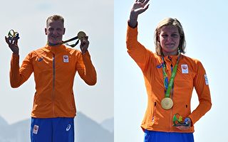 10公里马拉松泳赛 荷兰男女选手双双夺冠