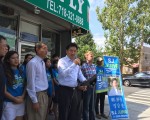 民主党第16选区州参议员候选人郑胜振与华裔、韩裔美甲业者呼吁政府改善小企业环境。 (林丹/大纪元)