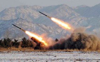 朝鲜再射三导弹落入日本水域 日本抗议