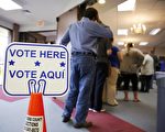 德州對備受爭議的選民身份證法律放寬限制，以往要求的七種身份證，如今那些無法提供以上身份證的選民可以填寫一份理由說明書，便可以在十一月有效投票。（圖片來源GettyImages)