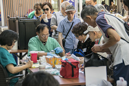 新唐人健康巡展硅谷开幕 引领关爱肺健康 新唐人健康巡展硅谷开幕 引领关爱肺健康