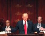 美共和党总统候选人川普周四（15日）在纽约经济俱乐部（Economic Club of New York）发布更详细的税制和经济政策。(Spencer Platt/Getty Images)